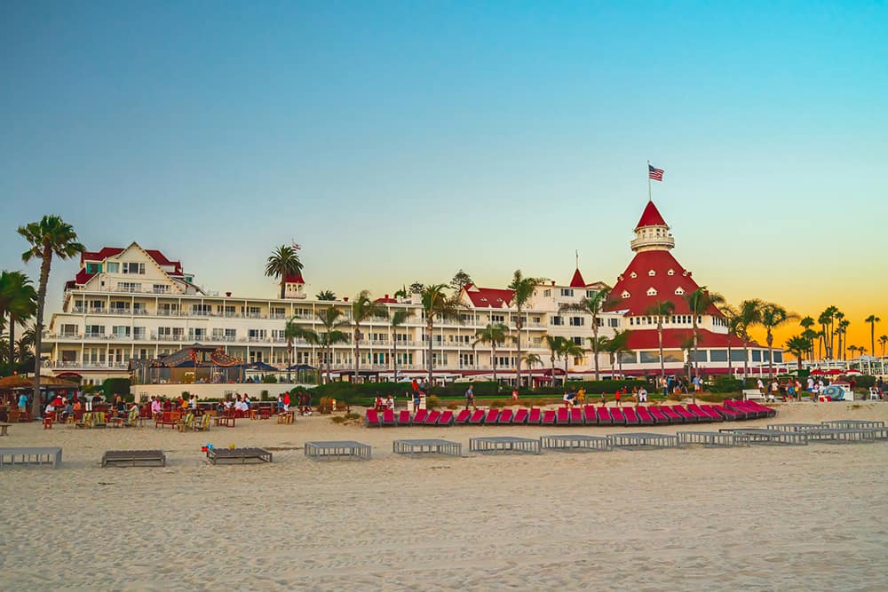 Coronado Inn, Mother-daughter beach trips